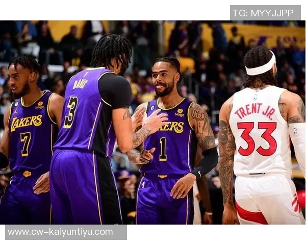 浓眉称赞克里斯蒂多才多艺自信心提升显著助力球队表现