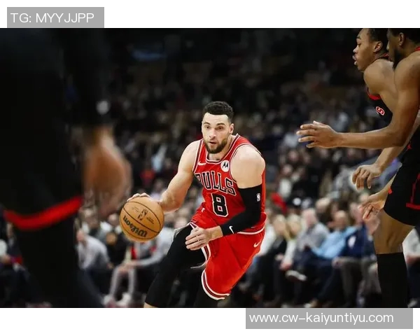 拉文第9次砍下40分以上并命中8记三分创历史新高仅次于水花兄弟与表演者