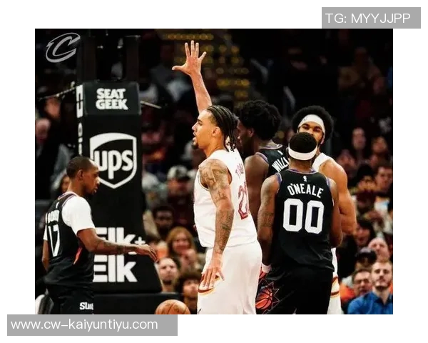 米切尔第三节火力全开8投6中三分1中3独得14分助队追分奋起反击